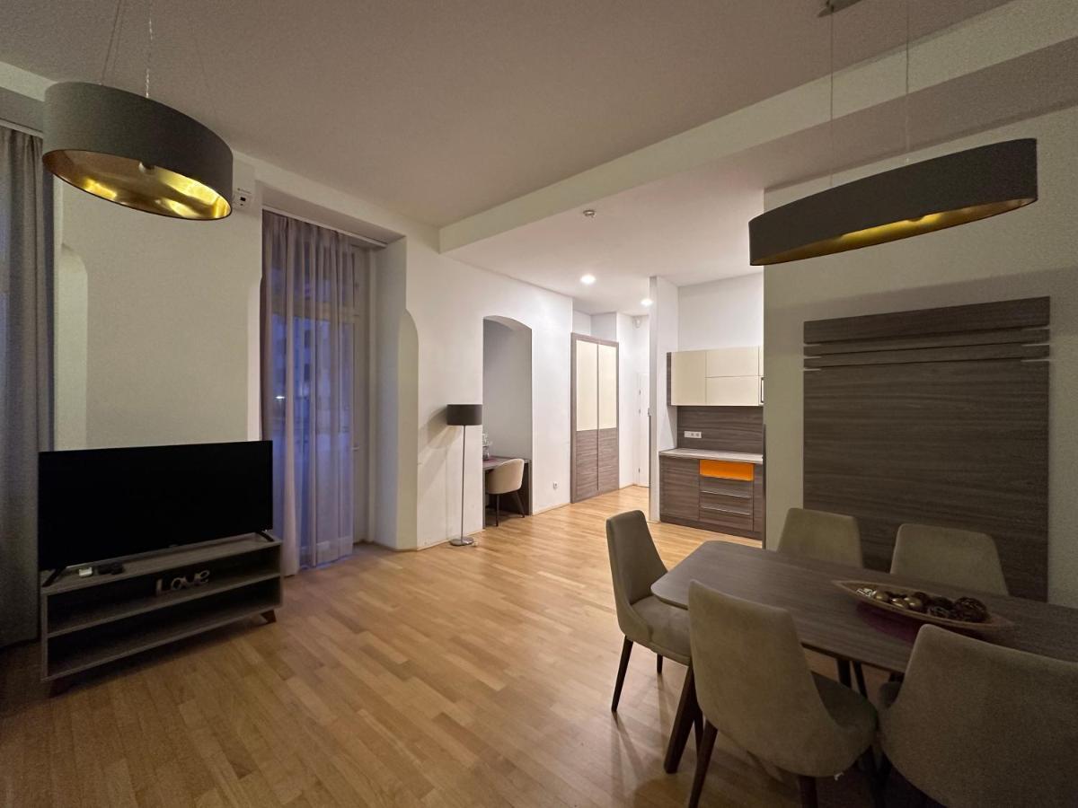 Appartement 7 *
