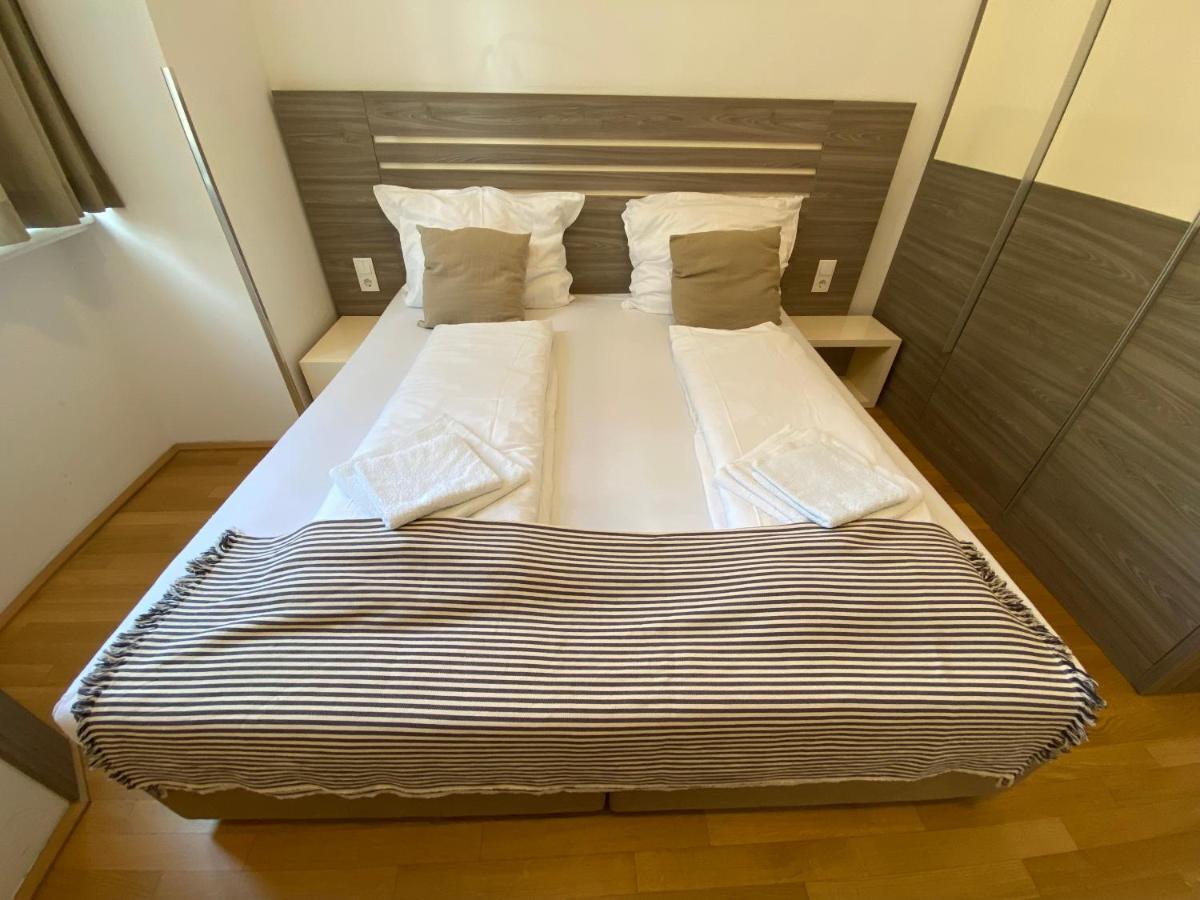 Appartement 7 *