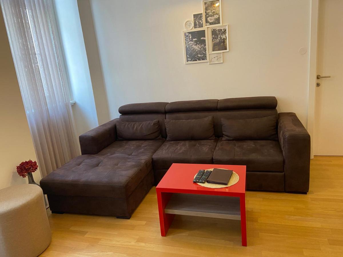 Appartement 7 *